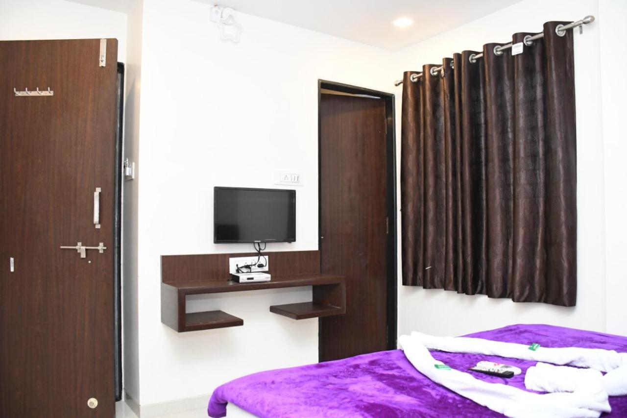 Hotel Sai Shatabdi เชอร์ดี ภายนอก รูปภาพ